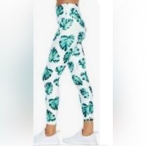 Wildfox Tropical Banana Leaf high rise Leggings Size medium